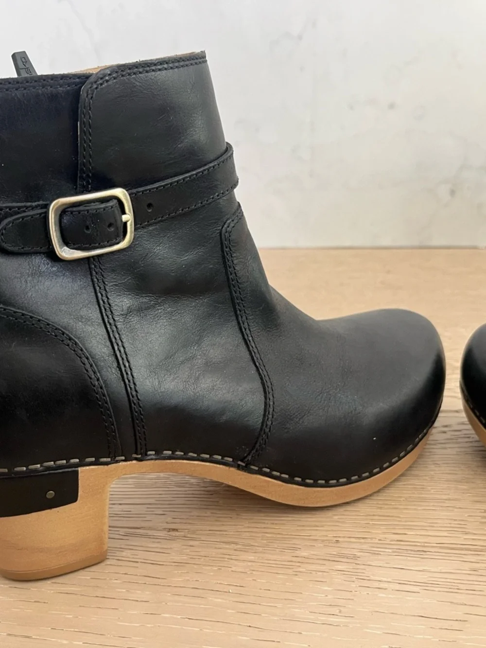 Dansko Anya Clog Boot in Black Sz 40 / 9.5